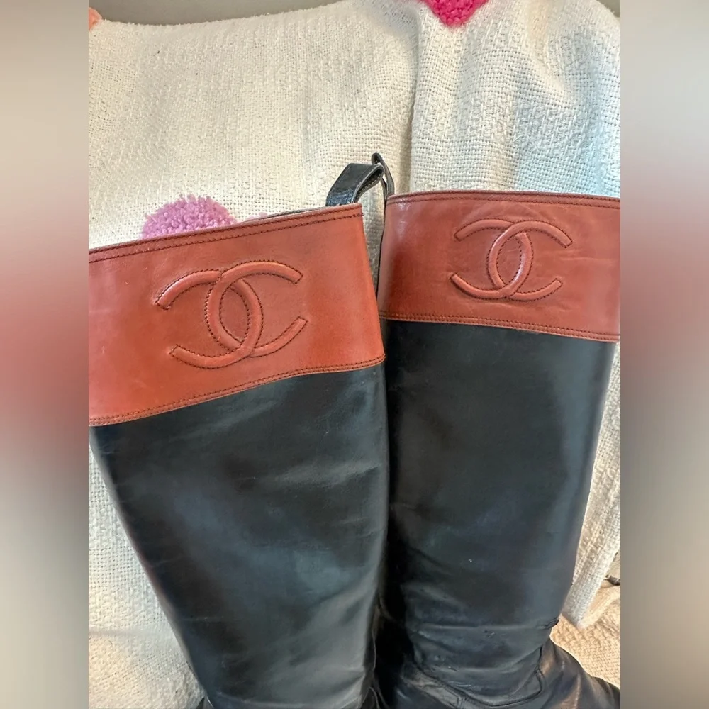 Classic Vintage CHANEL Tall Black and Brown Leather Riding Boots. Size 36.5 - Picture 4 of 15